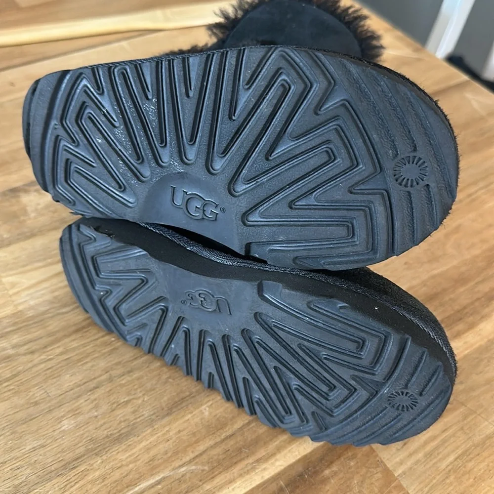 UGG Baiey Botton II boots